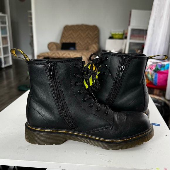 Women’s size 5 doc martens - Picture 2 of 5